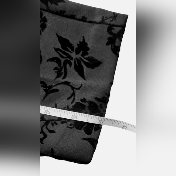 Meg & Margot Black Pull On Slim Leg Ankle Length Jegging, SM - Picture 8 of 9